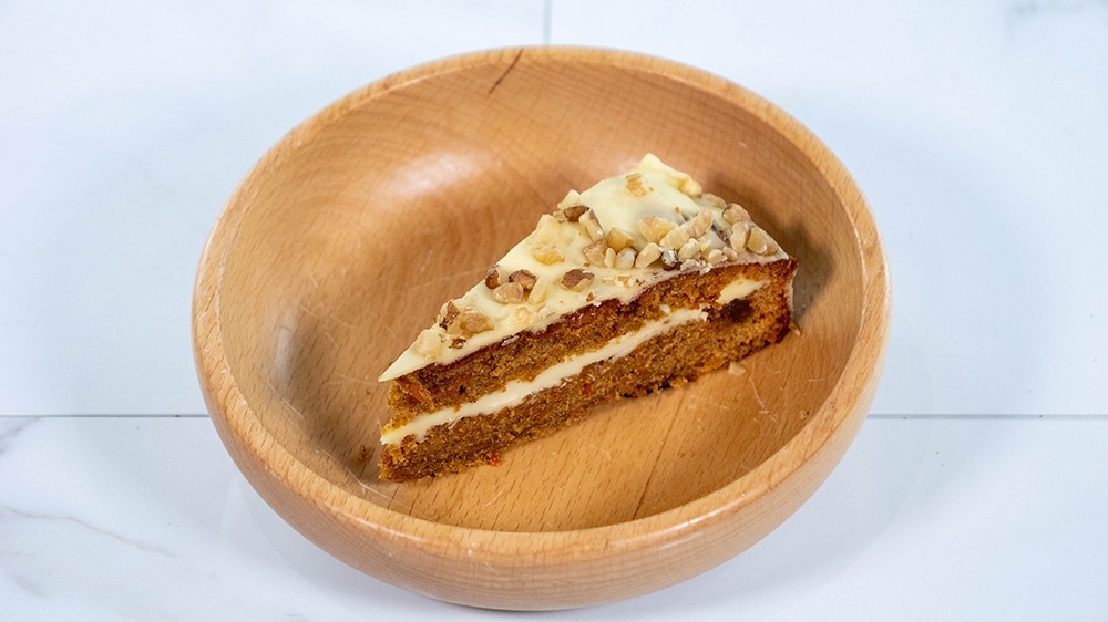 mon caribou carte desserts carrot cake